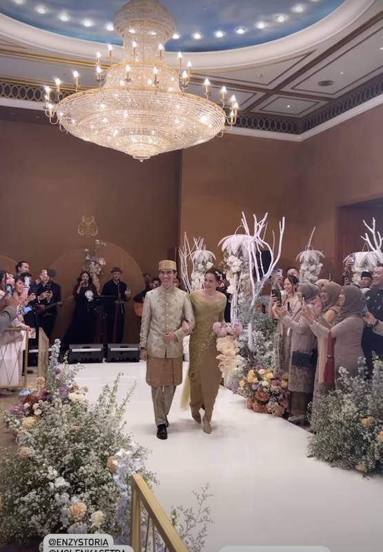 momen resepsi Enzy Storia dan Molen Kasetra (instagram.com/medinadinaaa)