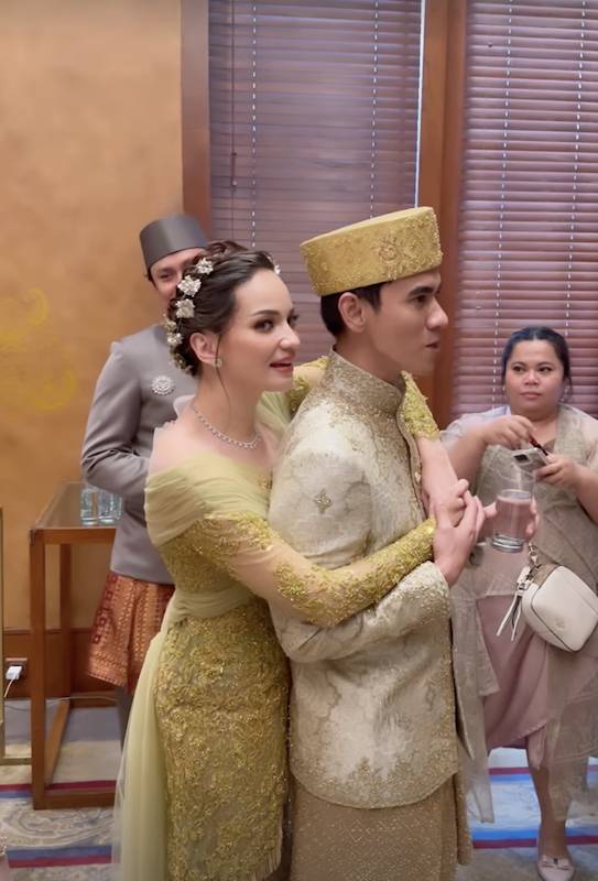 momen resepsi Enzy Storia dan Molen Kasetra (instagram.com/medinadinaaa)