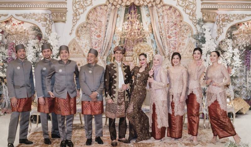 potret geng Tonight Show di pernikahan Enzy Storia dan Molen Kasetra (instagram.com/hestipurwadinata)