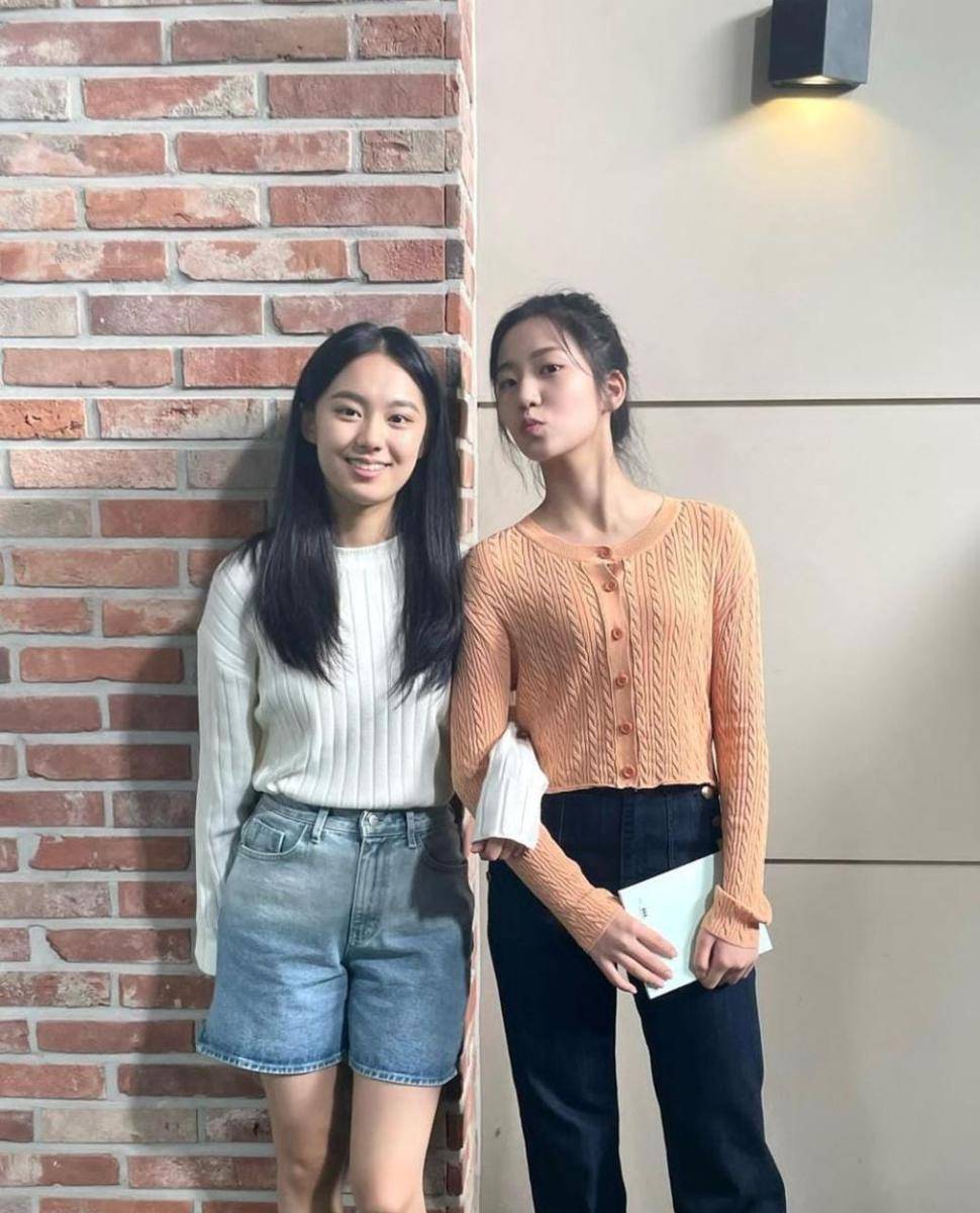 Lee Seo Yeon dan So A Rin di drama Doctor Cha (instagram.com/soarin_115)