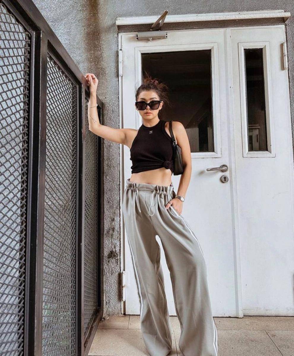OOTD konser Anastasia Siantar (instagram.com/anazsiantar)