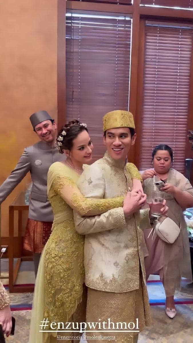 Pernikahan Enzy Storia (instagram.com/medinadinaaa)