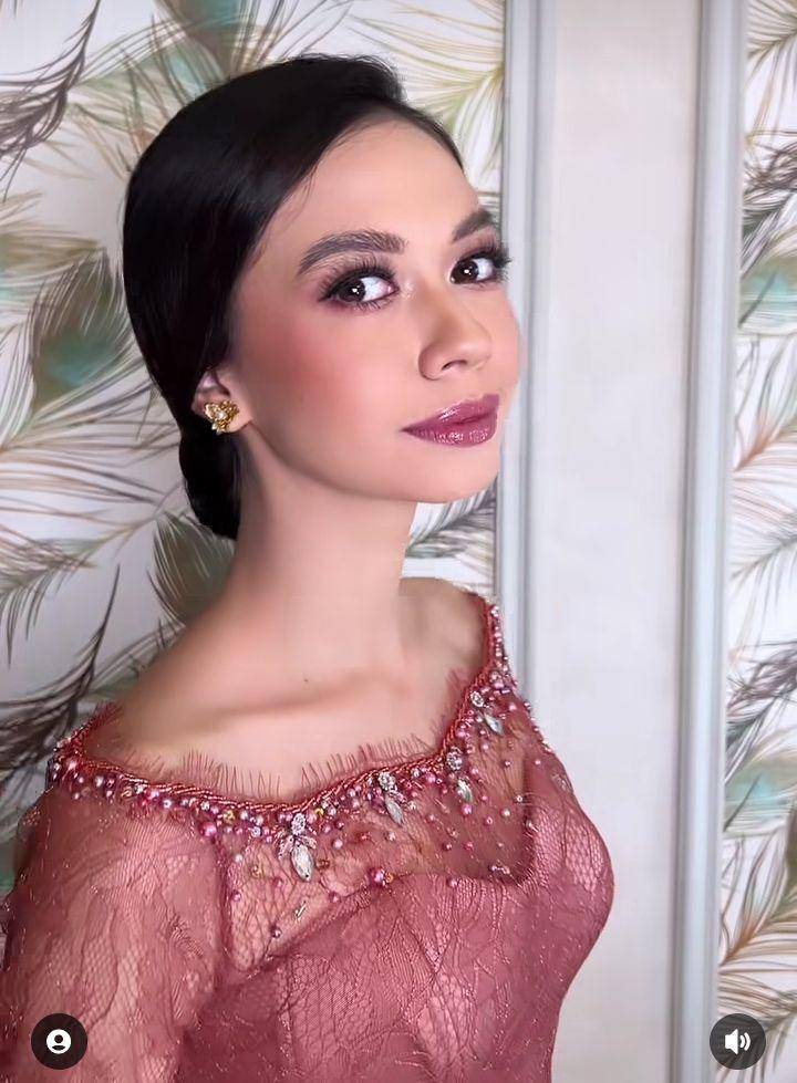 Bridesmaid enzy (Instagram.com/yukikt)