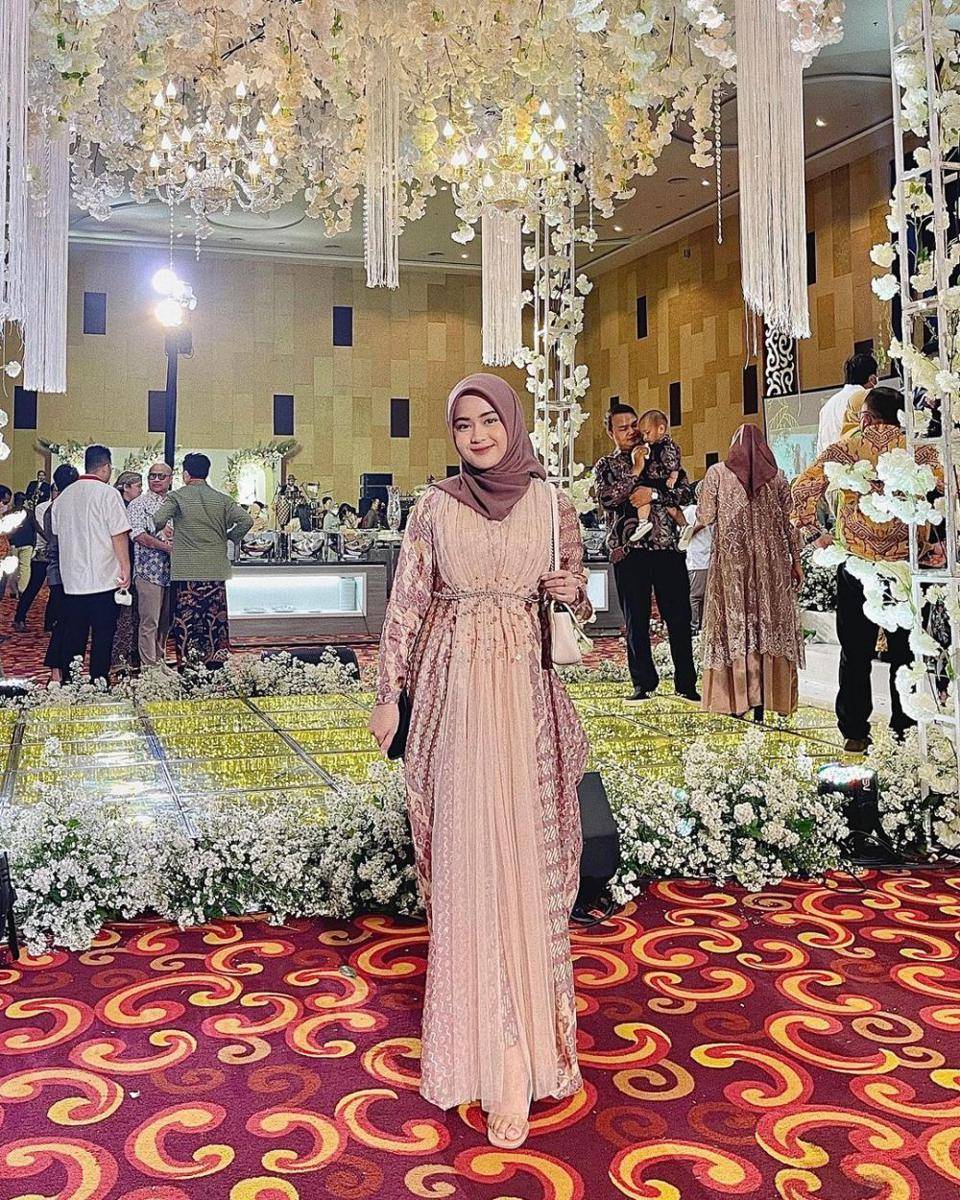 Potret OOTD (Instagram.com/alfhiafitri)