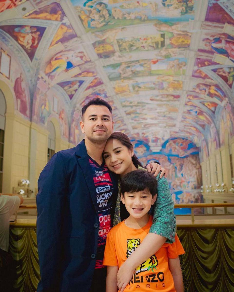 potret mesra Raffi Ahmad dan Nagita Slavina di Jepang (instagram.com/raffinagita1717)