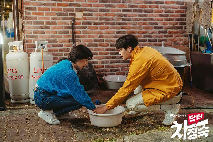 still cut Doctor Cha (dok. JTBC/Doctor Cha)