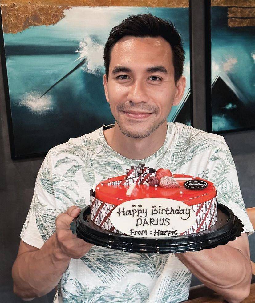potret ultah Darius Sinathrya ke-38 (instagram.com/darius_sinathrya)
