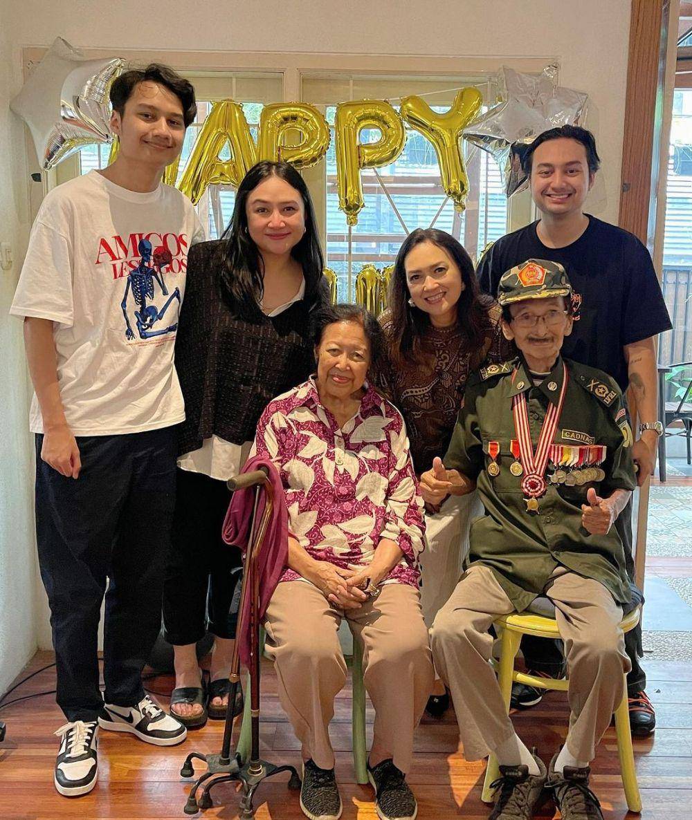 potret ultah ayah Ira dan Ari Wibowo (instagram.com/irawbw)