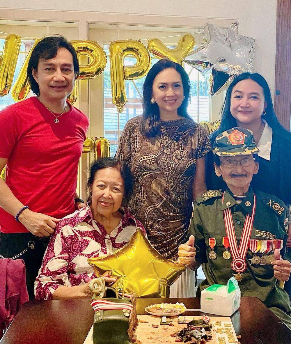potret ultah ayah Ira dan Ari Wibowo (instagram.com/irawbw)