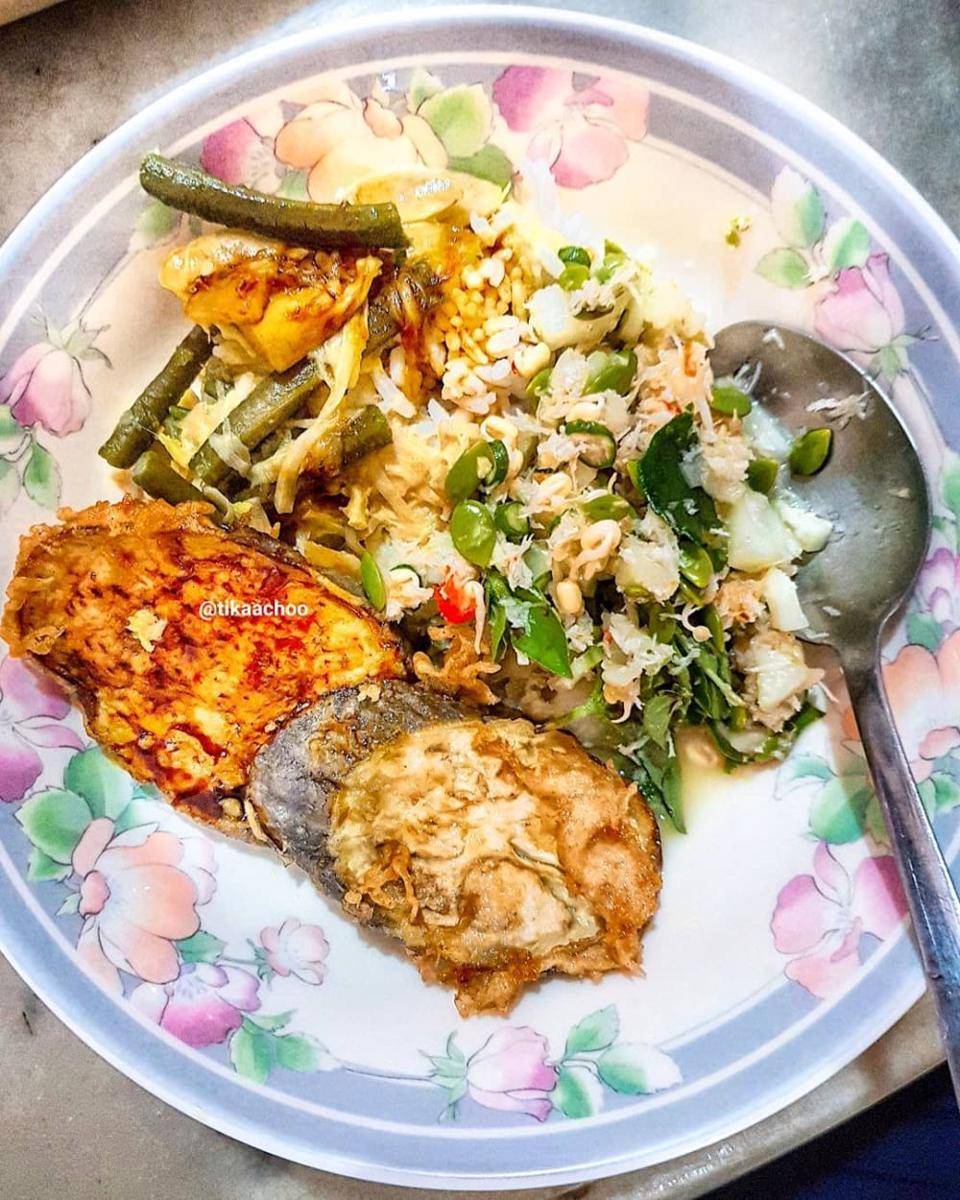 ilustrasi nasi trancam (instagram.com/tikaachoo)