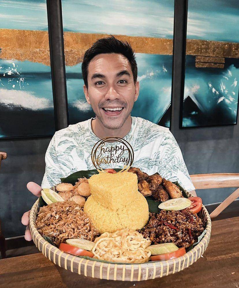 potret ultah Darius Sinathrya ke-38 (instagram.com/darius_sinathrya)