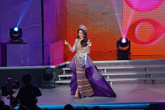 Potret Farewell Walk Laksmi Suardana Sebagai Puteri Indonesia 2022 (Instagram.com/officialputeriindonesia)