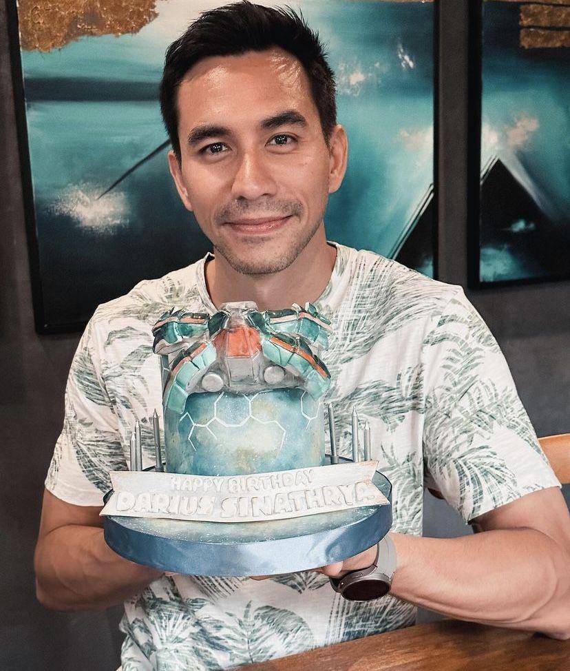 potret ultah Darius Sinathrya ke-38 (instagram.com/darius_sinathrya)