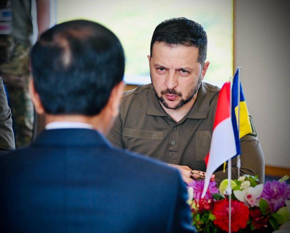 Presiden Jokowi bertemu dengan Presiden Ukraina, Volodymyr Zelenskyy di sela-sela Konferensi Tingkat Tinggi (KTT) G7 (dok. Sekretariat Presiden)