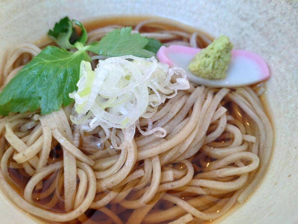 ilustrasi olahan mi soba khas Jepang (unsplash.com/Nao Ya)