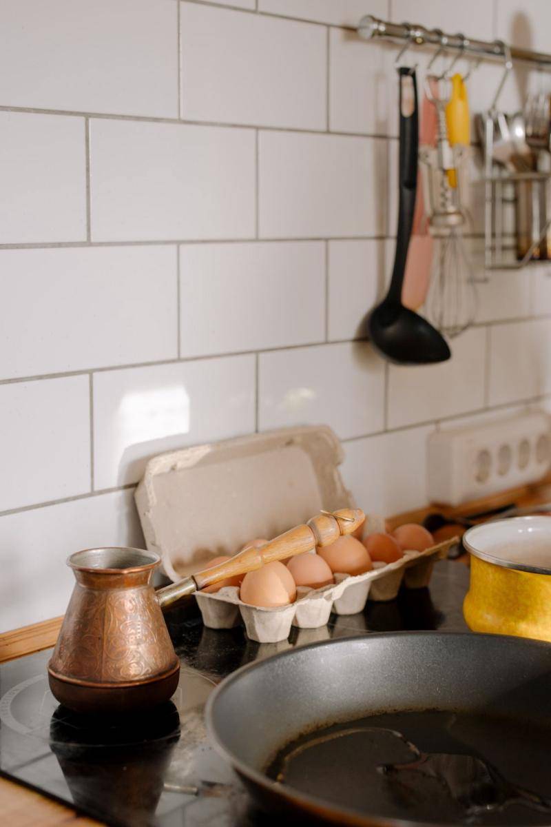 ilustrasi fry pan anti lengket (pexels.com/cuttonbro studio)