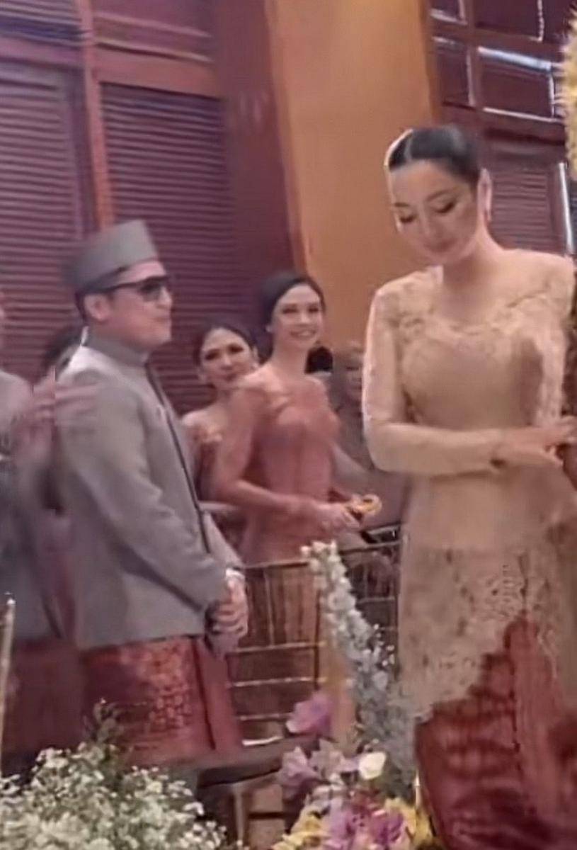 potret Desta di pernikahan Enzy (instagram.com/hestipurwadinata)