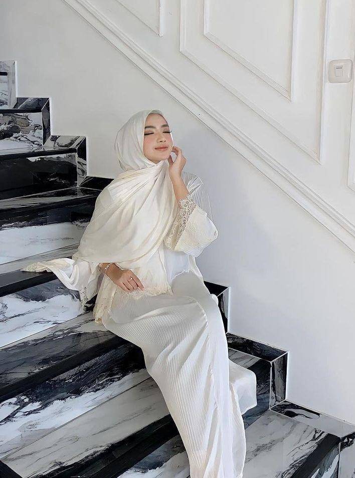 OOTD kondangan hijab (instagram.com/hadizazh)
