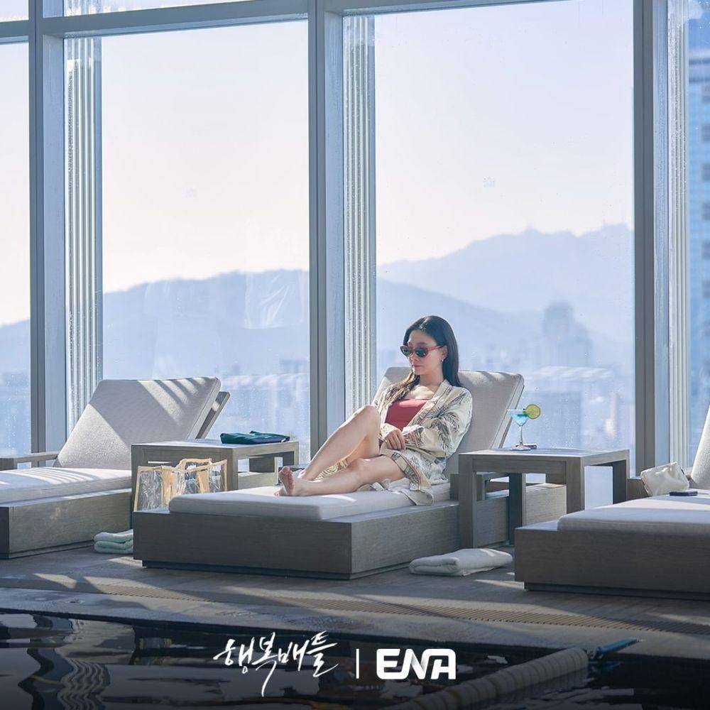 Park Hyo Joo di drama Happiness Battle (instagram.com/channel.ena.d)