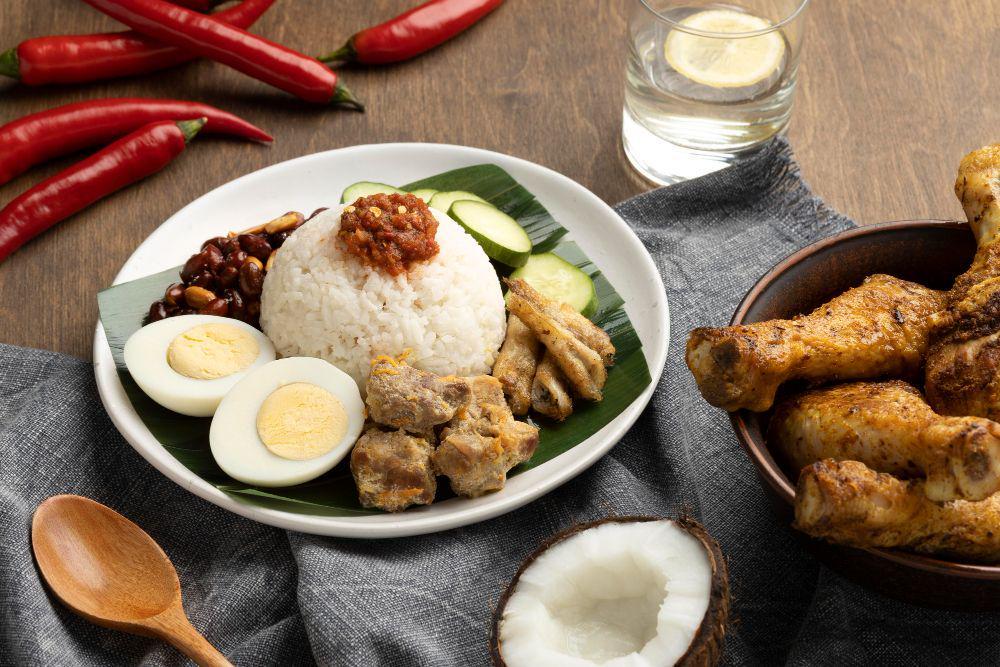 ilustrasi nasi dan lauk-pauk (freepik.com/freepik)