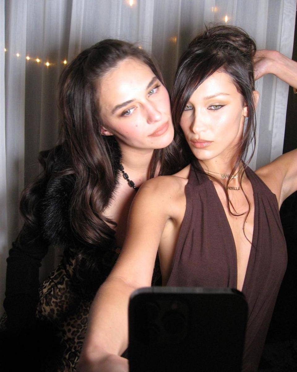 Devon Carlson dan Bella Hadid (instagram.com/devonleecarlson)