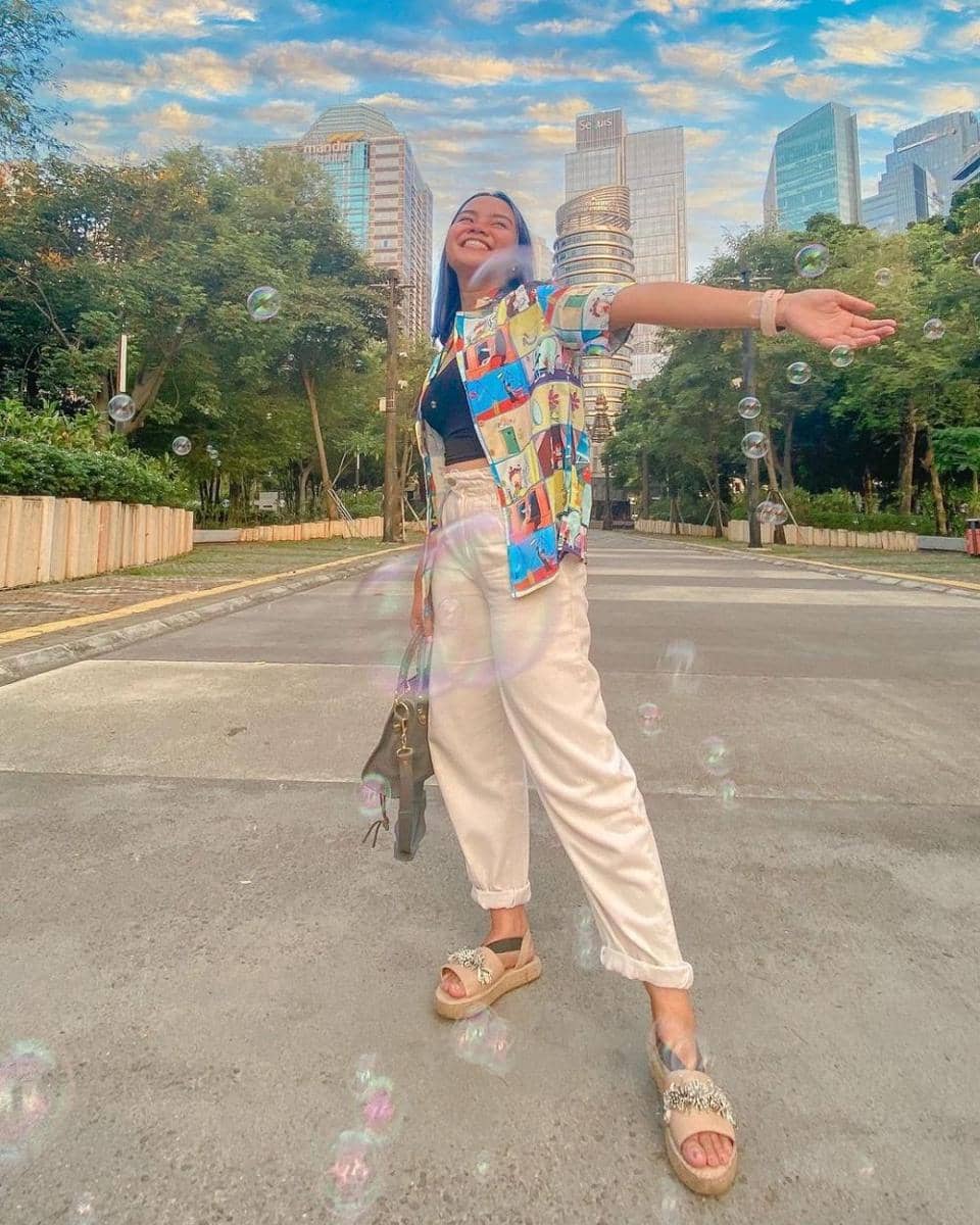 OOTD Alma Mestika (instagram.com/almamestika)