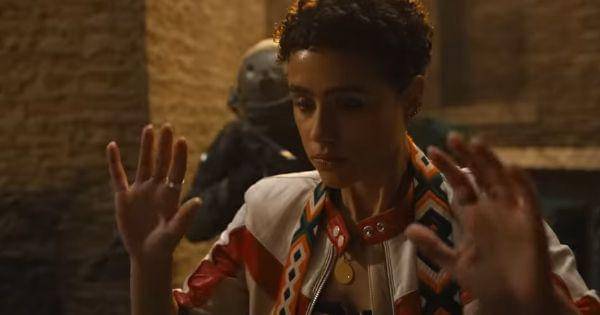 Ramsey angkat tangan saat ditodong senjatae (Dok. Universal Pictures/Fast X)