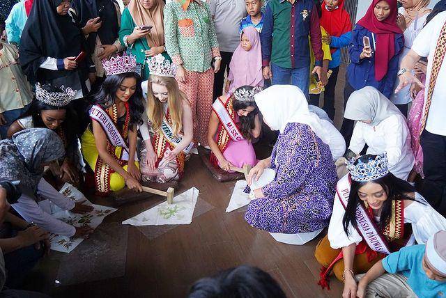 Potret Top 3 Puteri Indonesia 2023 dan Ratu Kecantikan Dunia Berkunjung ke Lampung (Instagram.com/officialputeriindonesia)