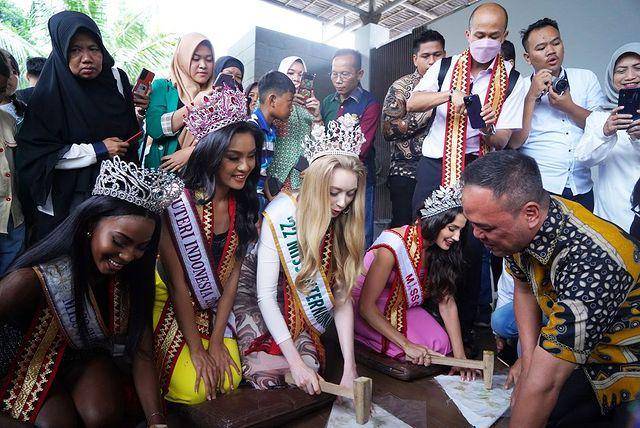 Potret Top 3 Puteri Indonesia 2023 dan Ratu Kecantikan Dunia Berkunjung ke Lampung (Instagram.com/officialputeriindonesia)