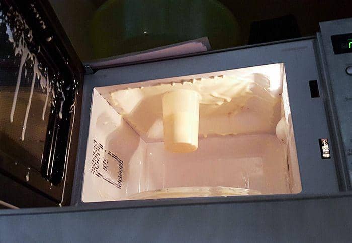 potret barang dimasukkan microwave (reddit.com/Gustenpunkt)