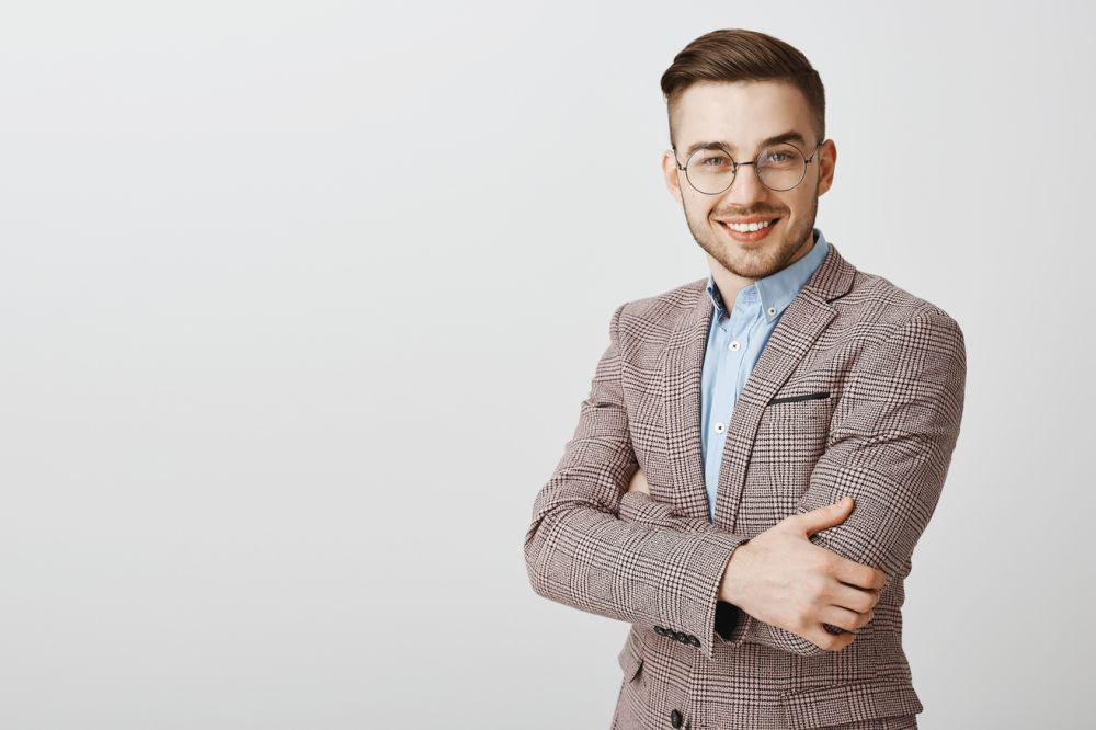 10 Gaya Rambut Undercut Pendek yang Keren, Tampil Maskulin!
