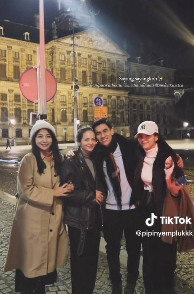 potret perjalanan cinta Enzy dan Molen (tiktok.com/pipinyemplukkk)