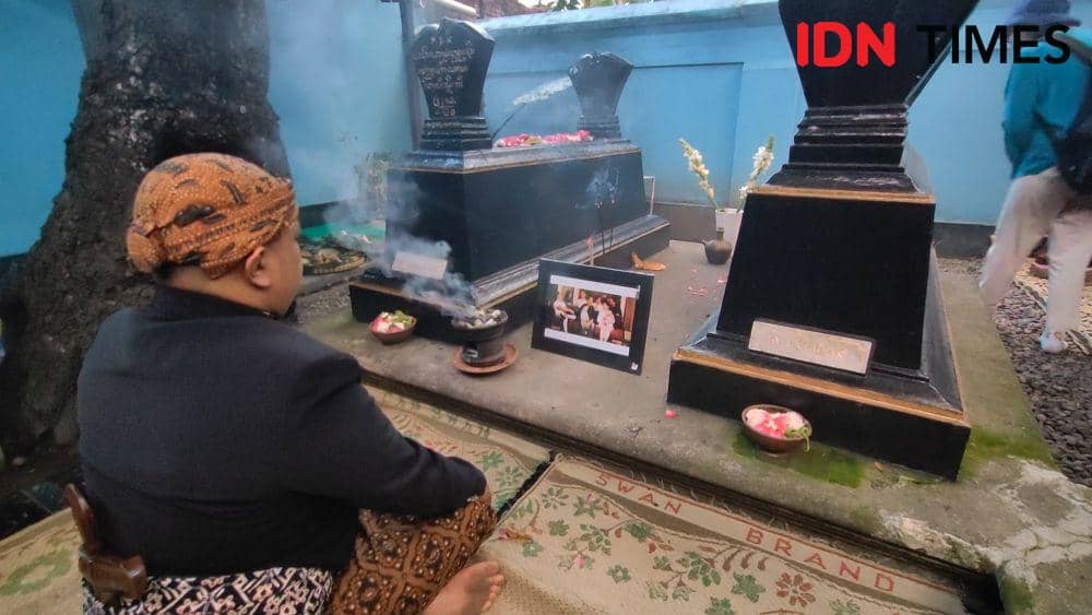 Ritual doa bersama di Makam Ki Gedhe Sala untuk keluarga Presiden Jokowi. (IDN Times/Larasati Rey)