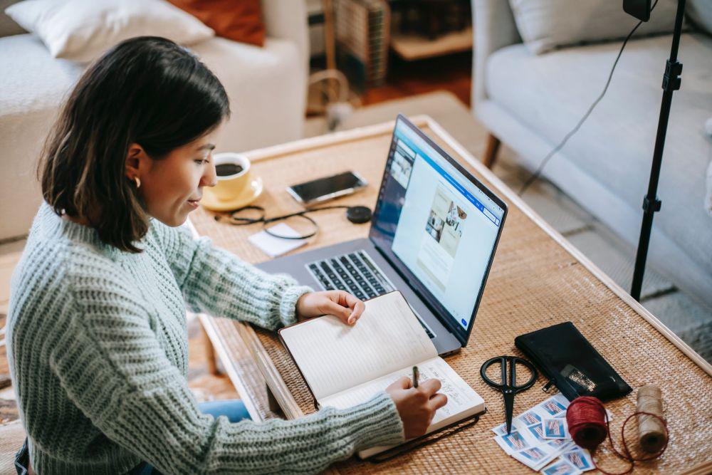 5 Tips Meningkatkan Kreativitas dalam Menulis