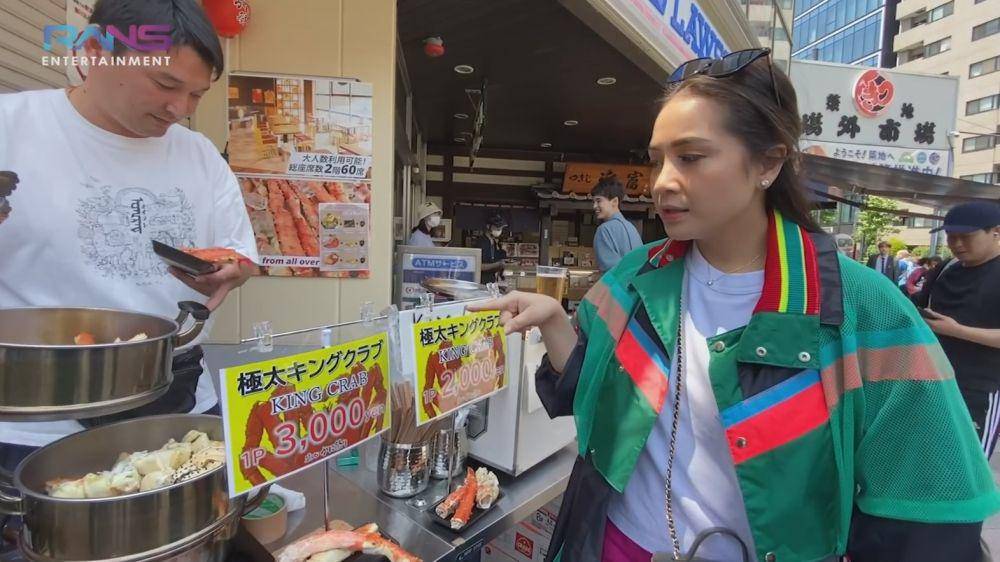 Nagita di pasar ikan Jepang (YouTube.com/Rans Entertainment)