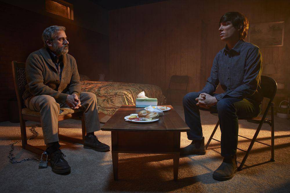 Steve Carell dan Domhnall Gleeson dalam serial The Patient (dok. FXP/The Patient)