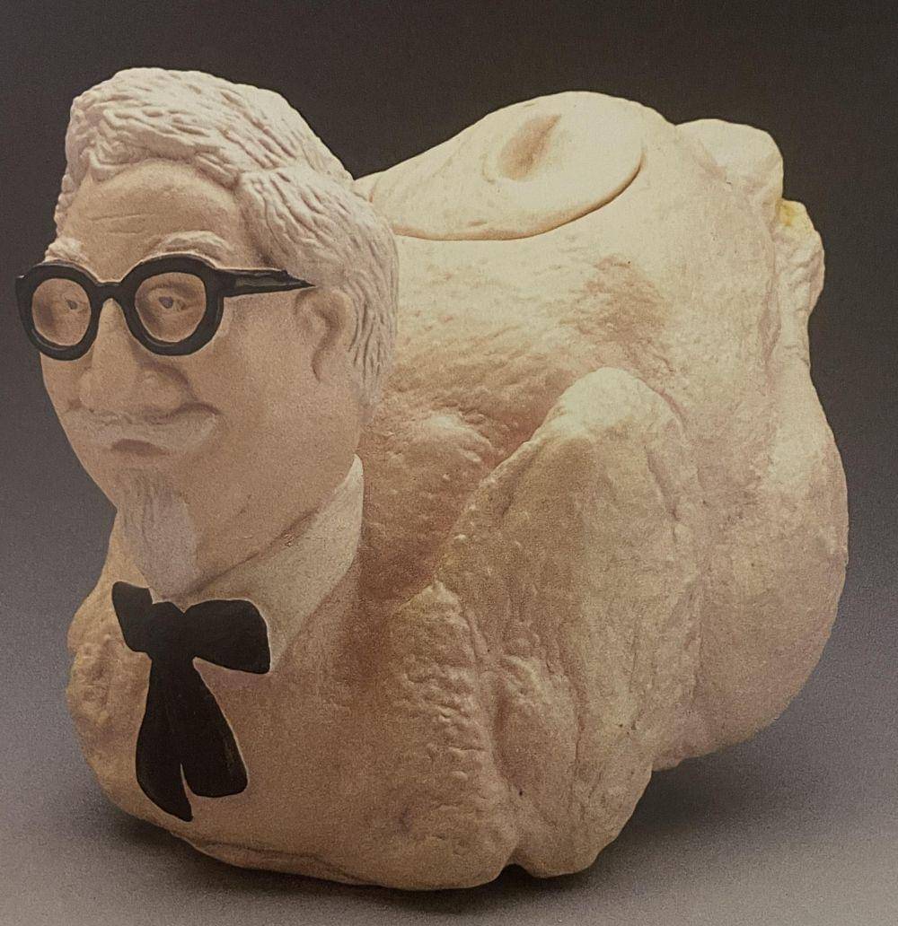 potret teko teh desain nyeleneh (reddit.com/user/RroseSselavy)