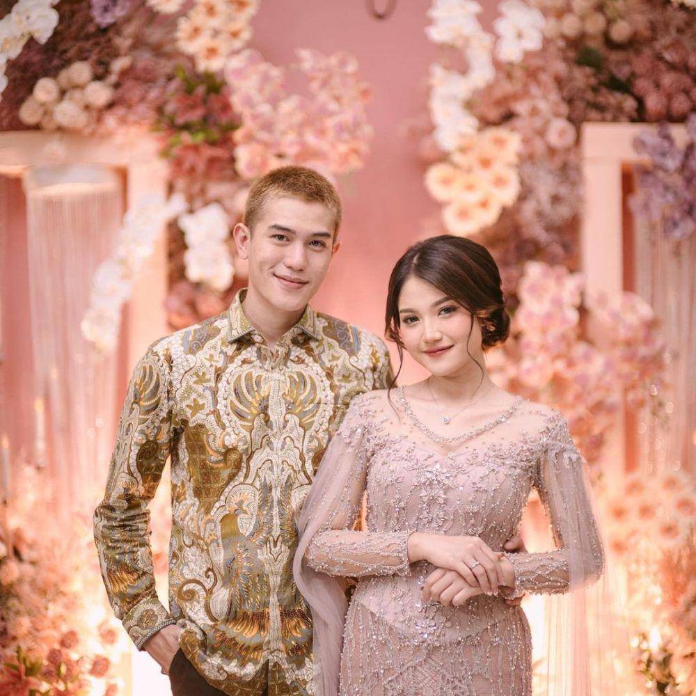 Julian & Mirriam lamaran (instagram.com/julianjacs)
