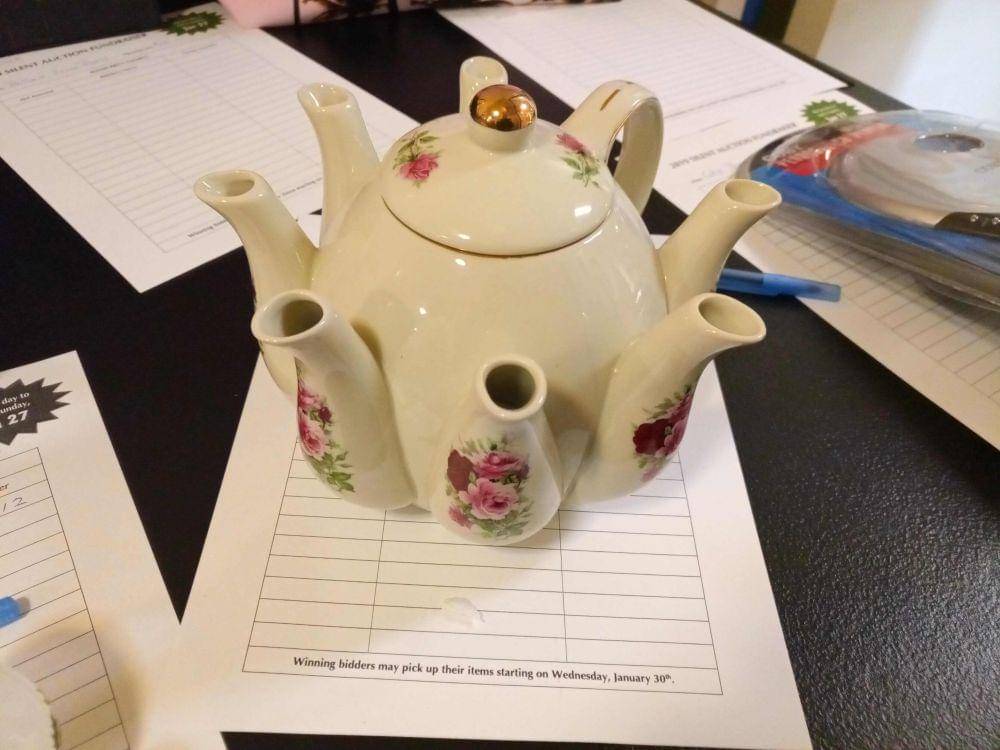 potret teko teh desain nyeleneh (reddit.com/user/RockyRocksSocks)