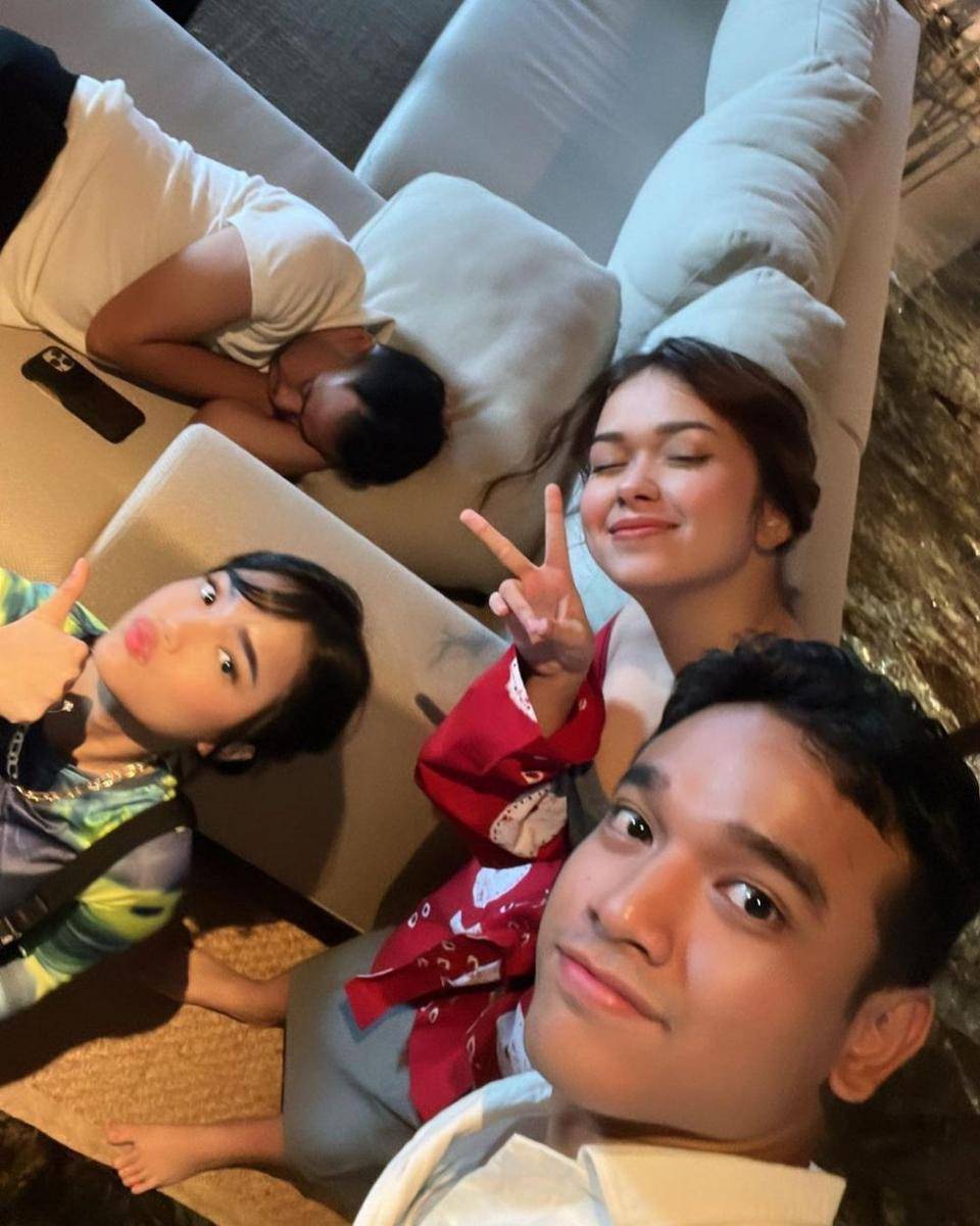 kedekatan Rebecca Klopper dengan keluarga Fadly Faisal (instagram.com/fdlyfsl_)