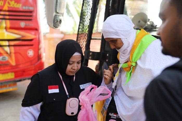 Salah seorang calon jemaah haji saat tiba di Asrama Haji Embarkasi Aceh, Kota Banda Aceh. (Dokumentasi Kanwil Kemenag Aceh)