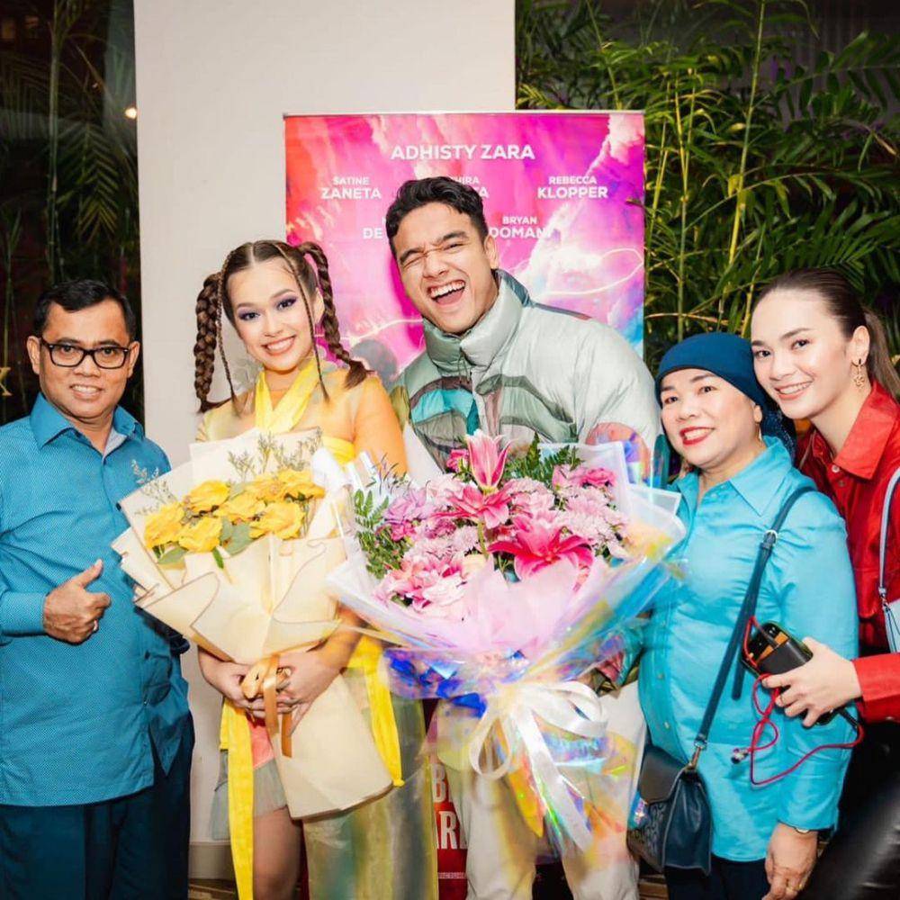 kedekatan Rebecca Klopper dengan keluarga Fadly Faisal (instagram.com/fdlyfsl_)