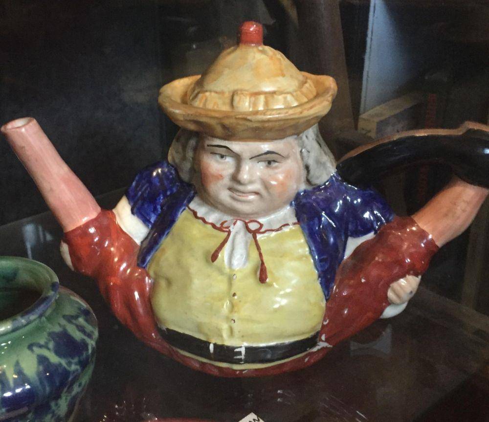 potret teko teh desain nyeleneh (reddit.com/user/WeKnowGurl)