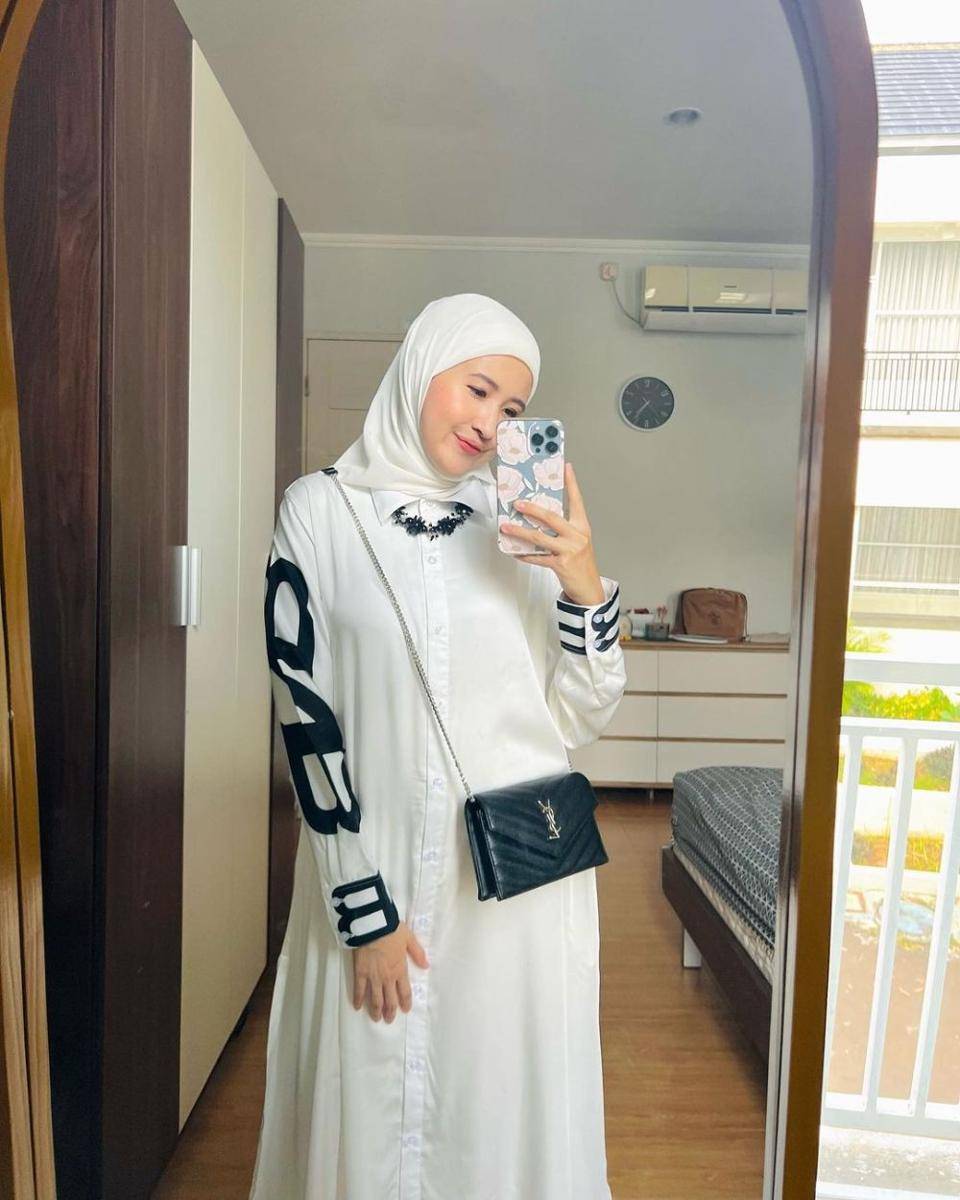 OOTD hijab ala Sheyla Taradia Habib (instagram.com/sheytaradia)