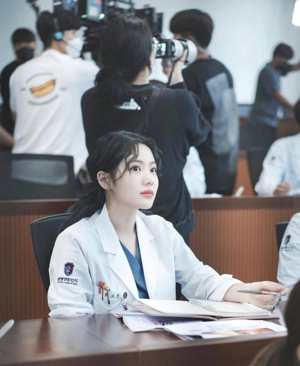 Jo A Ram di balik layar Doctor Cha (instagram.com/i_joaram)