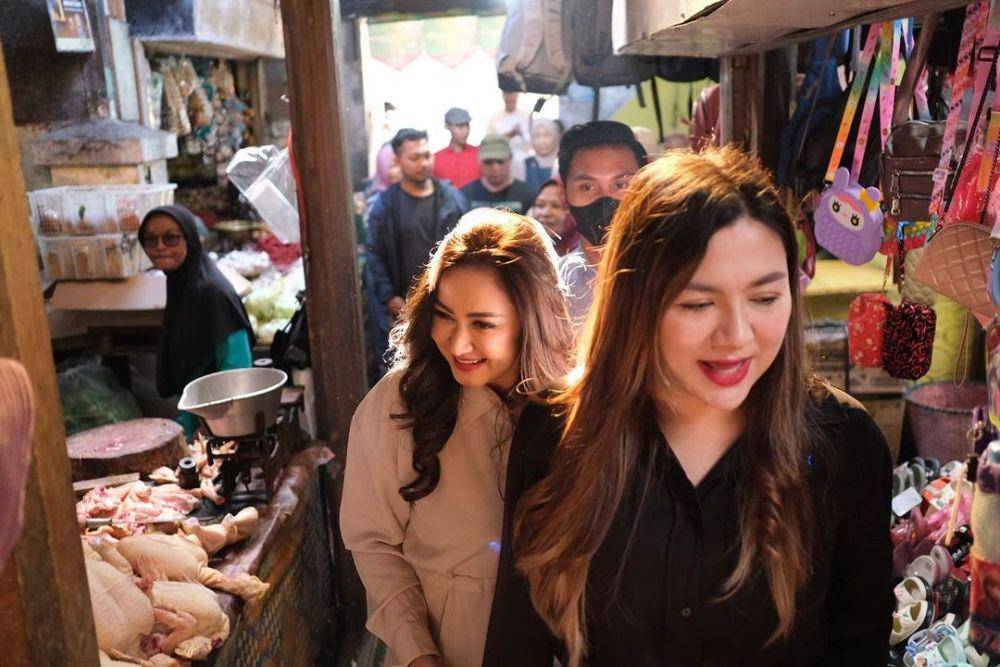 Nafa Urbach mengunjungi Pasar Kejajar Wonosobo (instagram.com/nafaurbach)