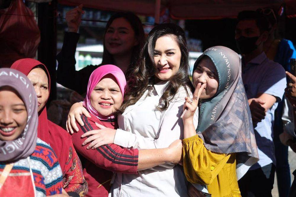 Nafa Urbach mengunjungi Pasar Kejajar Wonosobo (instagram.com/nafaurbach)