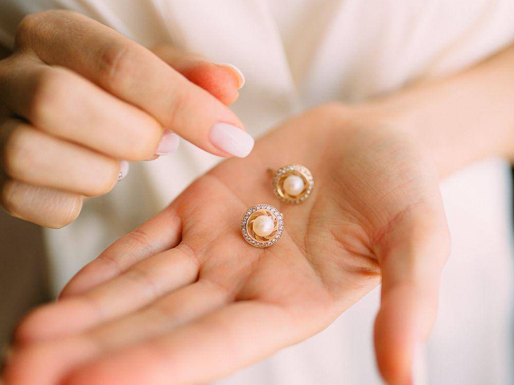 ilustrasi exquisite jewelry (pexels.com/Dmitry Zvolskiy)