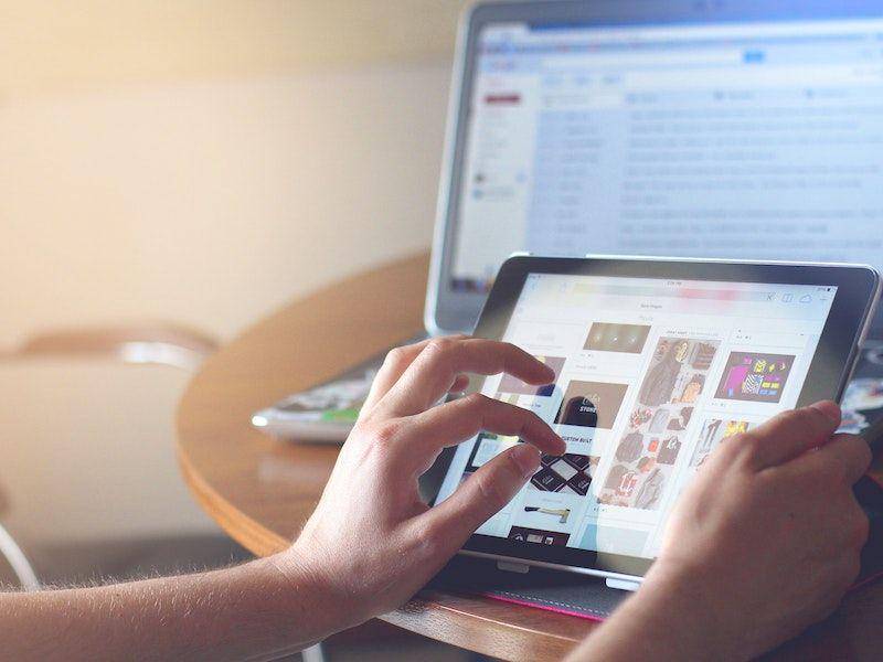 ilustrasi aktivitas belanja secara online (pexels.com/Pixabay)