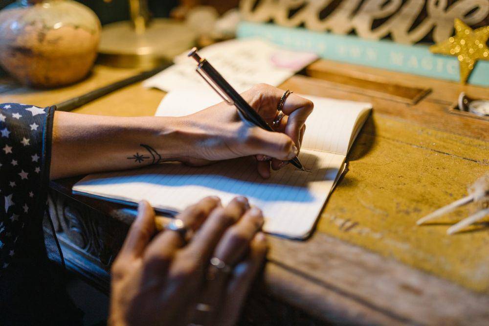 ilustrasi wanita (pexels.com/RDNE Stock Project)